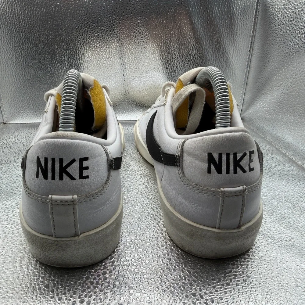 Size 7 Nike Blazer Low '77 Low White Black Sail Mens Athletic‎ Shoes DA6364-101